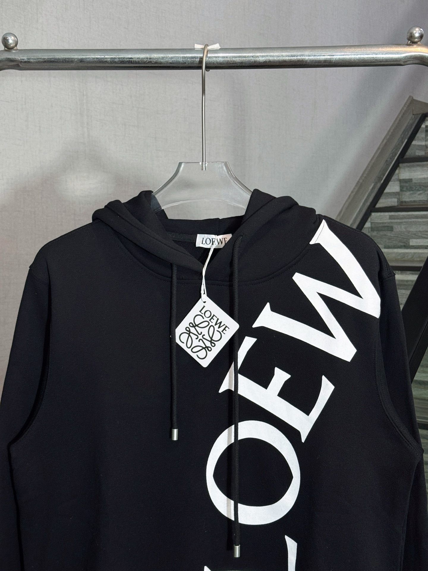 Loewe Sudadera con Capucha y Estampado de Logo Diagonal para Hombre y Mujer 5 i1756999823651 1317 0 2