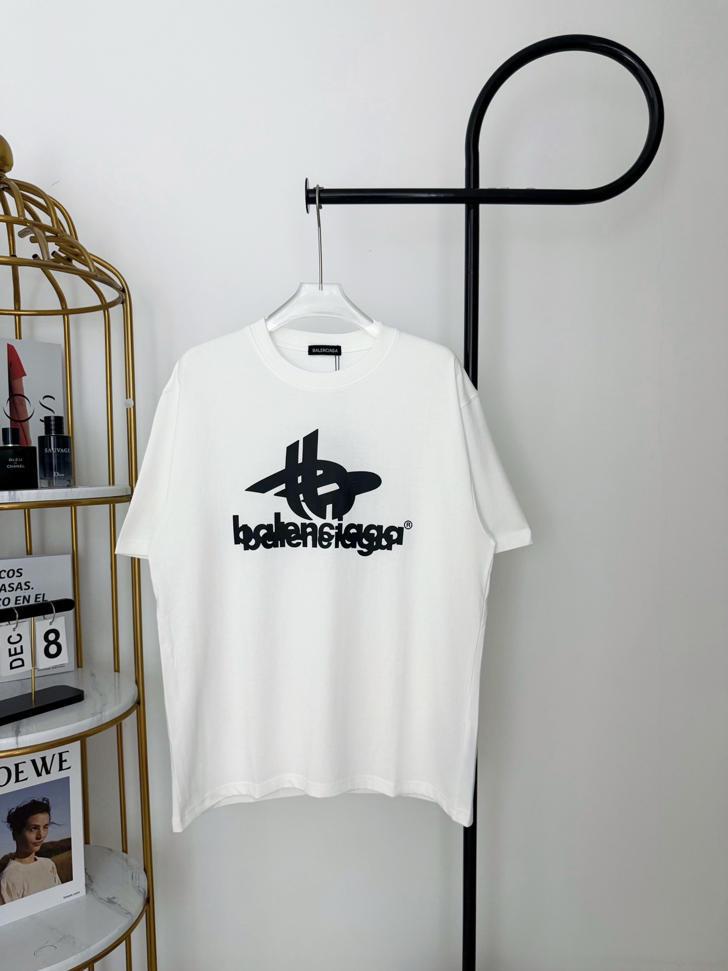 Número de modelo P65: HE204 Balenciaga - Balenciaga con estampado de letras en la parte delantera y trasera, cuello red…