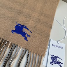 Burberry博柏利 双面蓝战马刺绣经典格纹羊绒围巾100%羊绒,手感软糯轻盈,保暖度优秀 约180×30cm,经典长 Burberry博柏利 双面蓝战马刺绣经典格纹羊绒围巾100%羊绒,手感软糯轻盈,保暖度优秀 约180×30cm,经典长