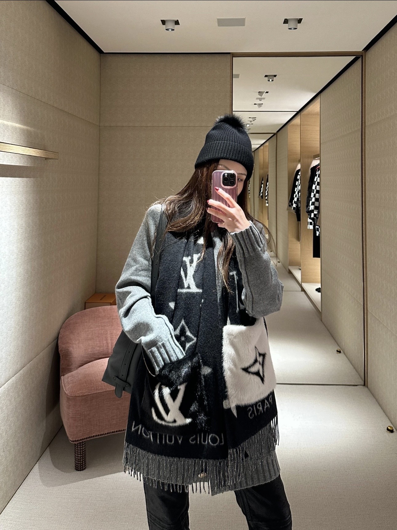 Louis Vuitton Cold Reykjavik Scarf: Cashmere & Mink Fur, Monogram Pattern