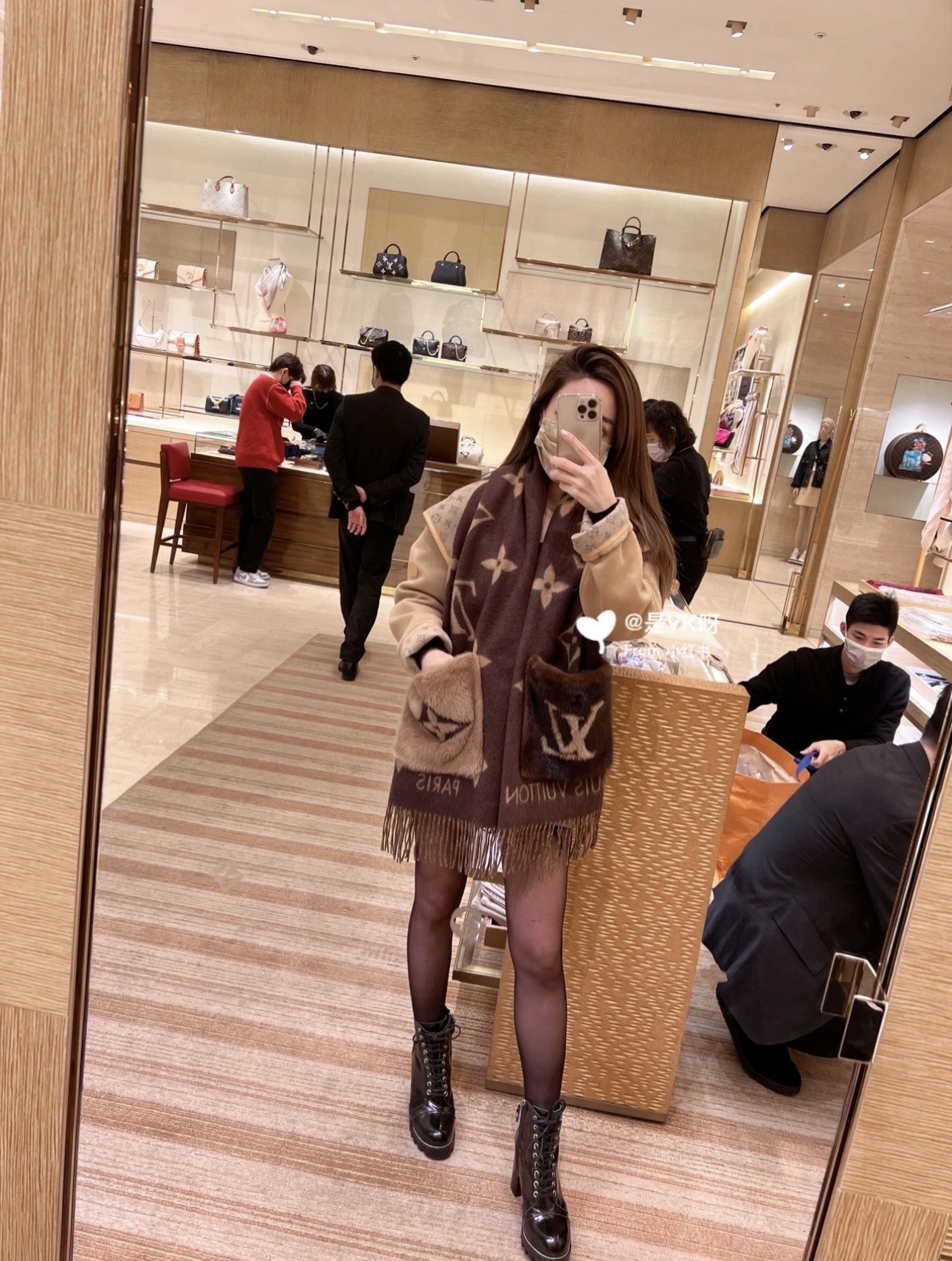 Louis Vuitton Cold Reykjavik Cashmere & Mink Pocket Shawl Scarf