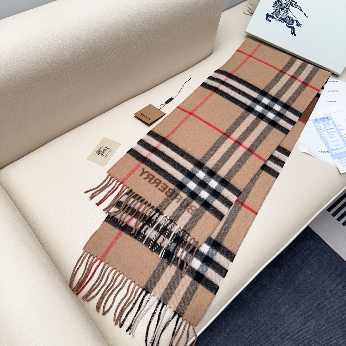 burberry scarf 𝐁𝐔𝐑𝐁𝐄𝐑𝐑𝐘Contrast plaid (caramel + camel) — photo 6