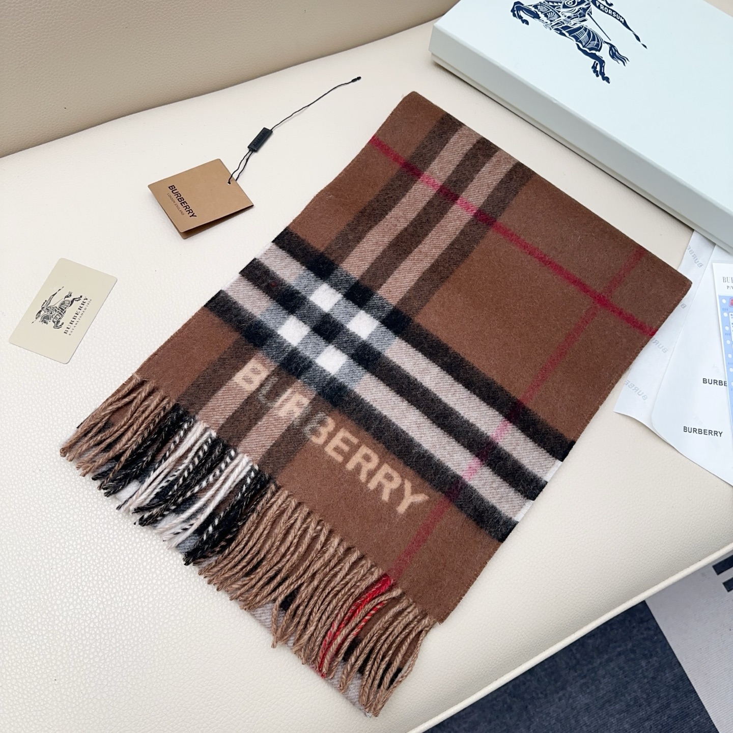 burberry scarf 𝐁𝐔𝐑𝐁𝐄𝐑𝐑𝐘Contrast plaid (caramel + camel) — photo 2