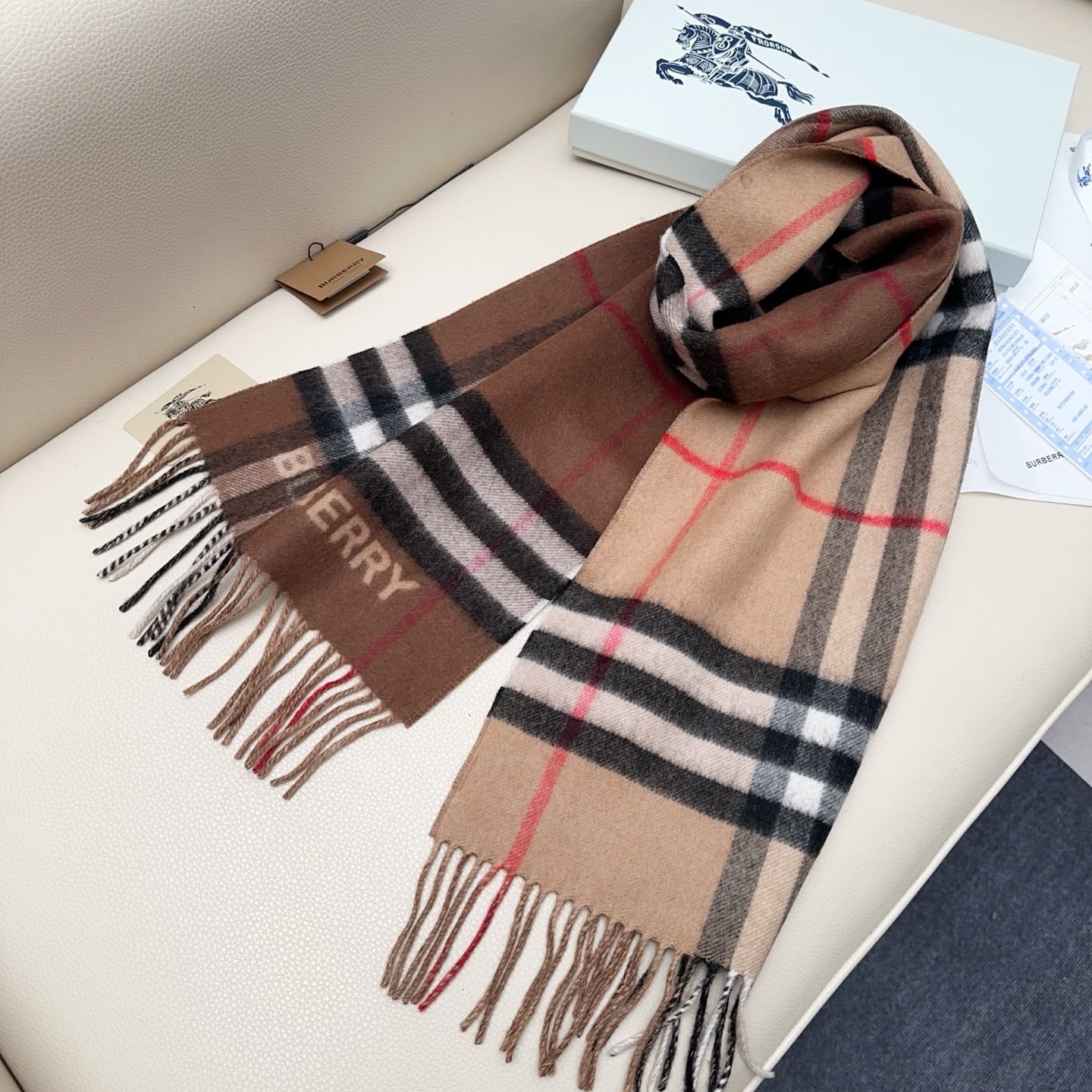 burberry scarf 𝐁𝐔𝐑𝐁𝐄𝐑𝐑𝐘Contrast plaid (caramel + camel) — photo 8