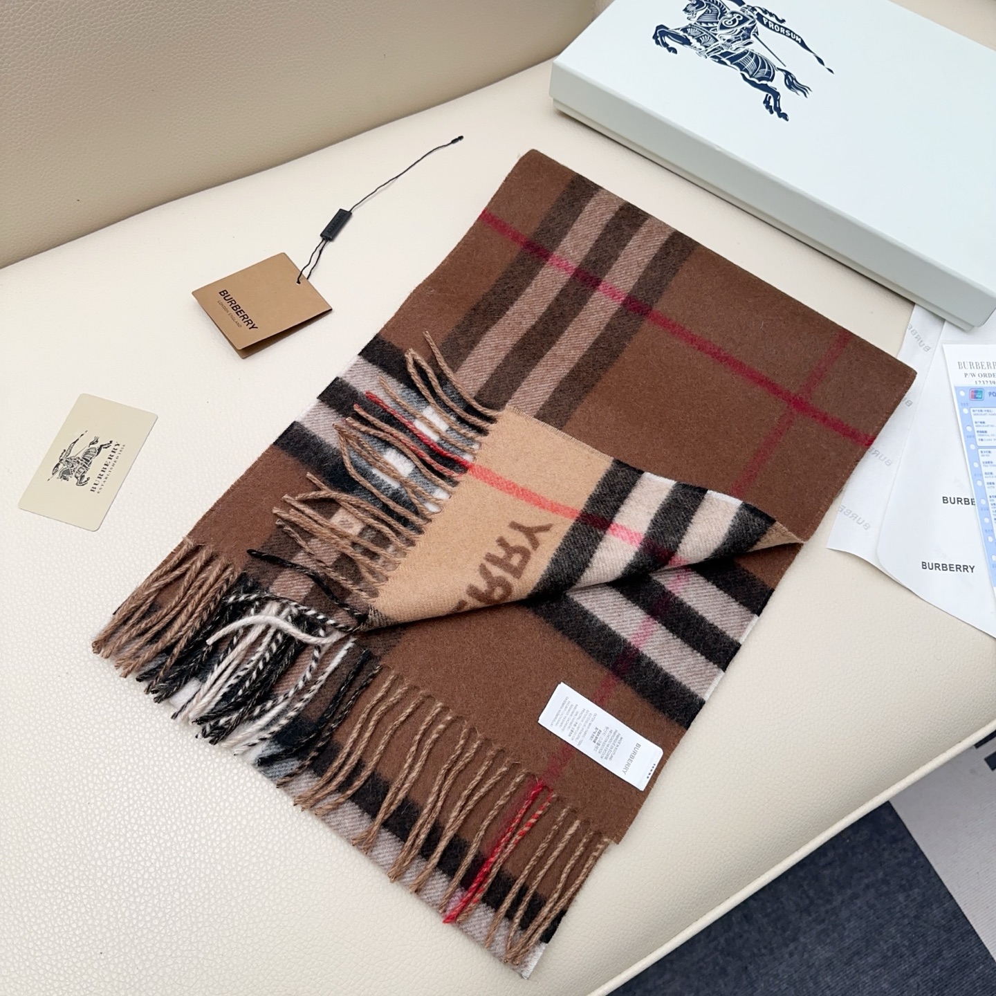 burberry scarf 𝐁𝐔𝐑𝐁𝐄𝐑𝐑𝐘Contrast plaid (caramel + camel) — photo 3