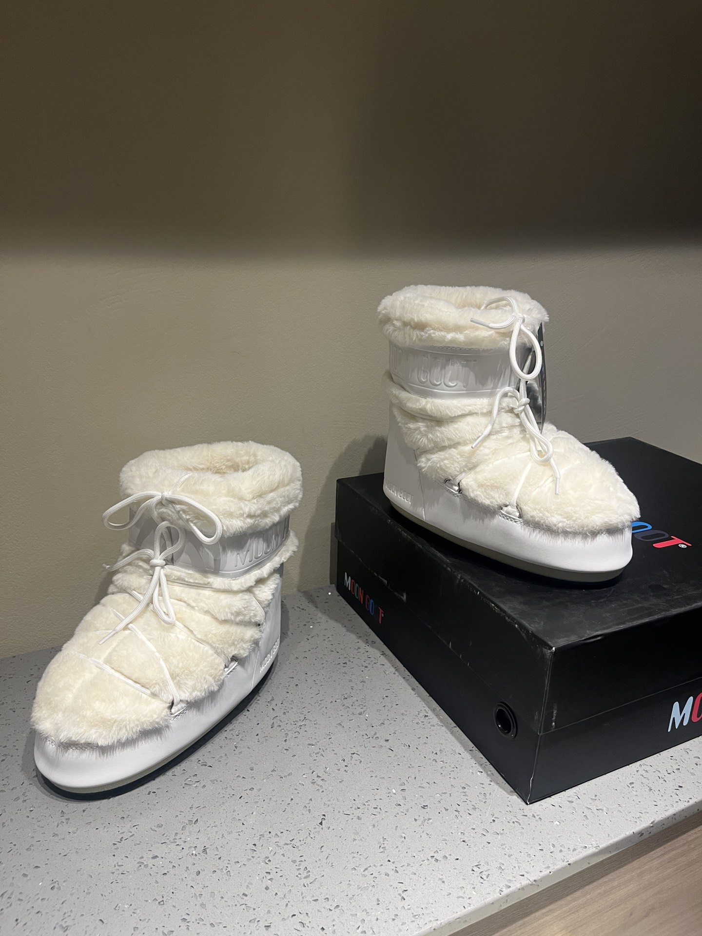 Fashion Resurgence: Moon Boots Taking Over UGG in Top Edition 925 - 图片 3