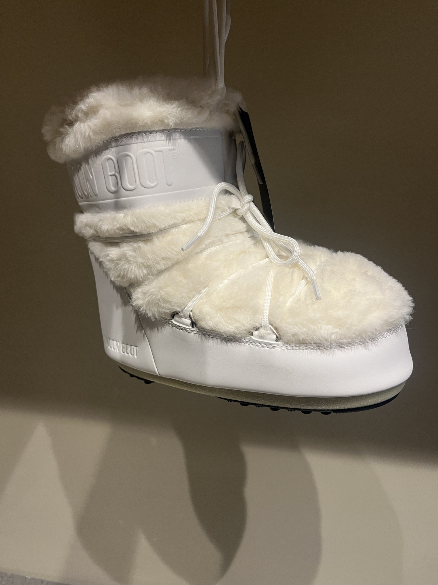 Fashion Resurgence: Moon Boots Taking Over UGG in Top Edition 925 - 图片 4