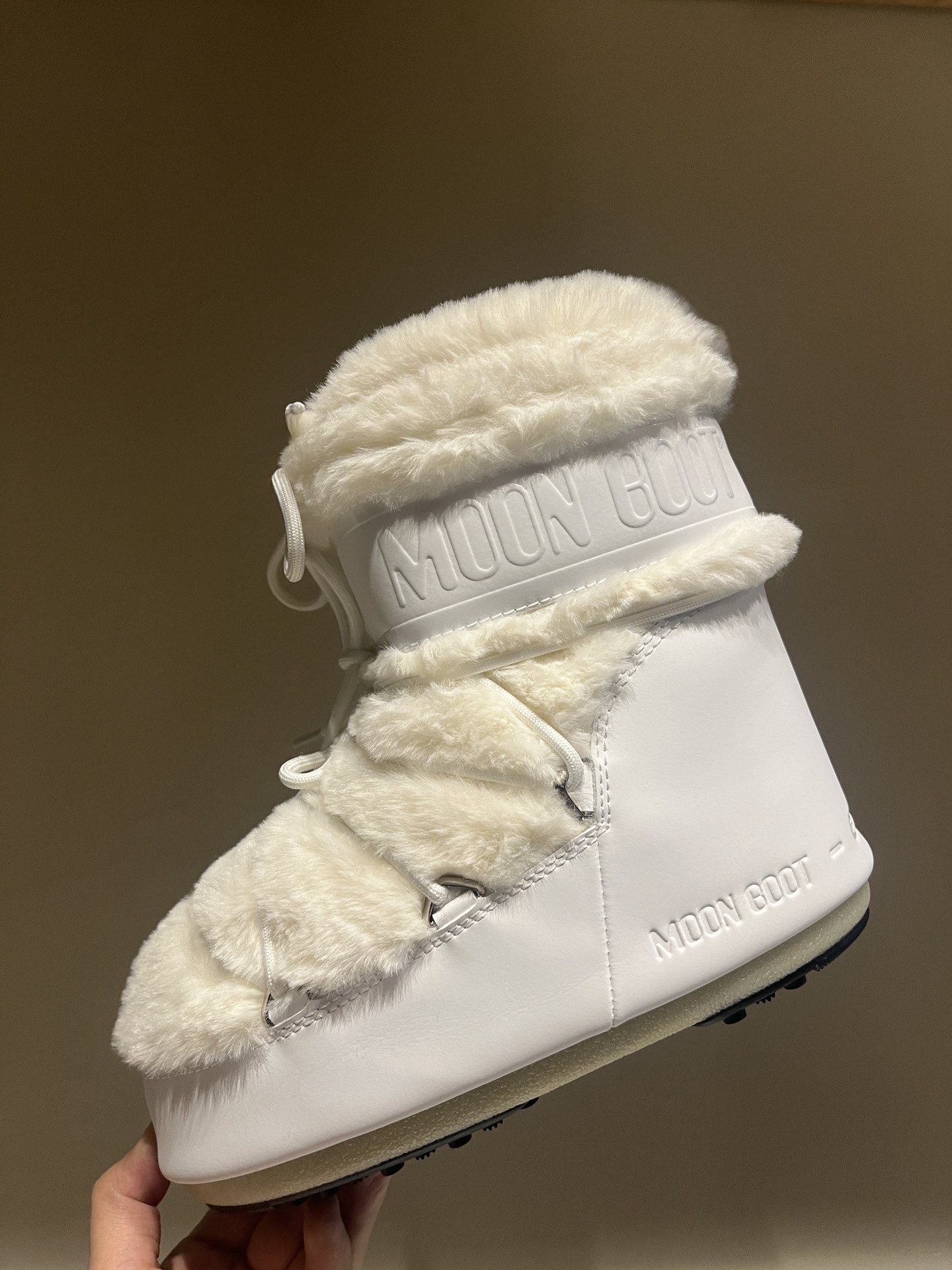 Fashion Resurgence: Moon Boots Taking Over UGG in Top Edition 925 - 图片 6