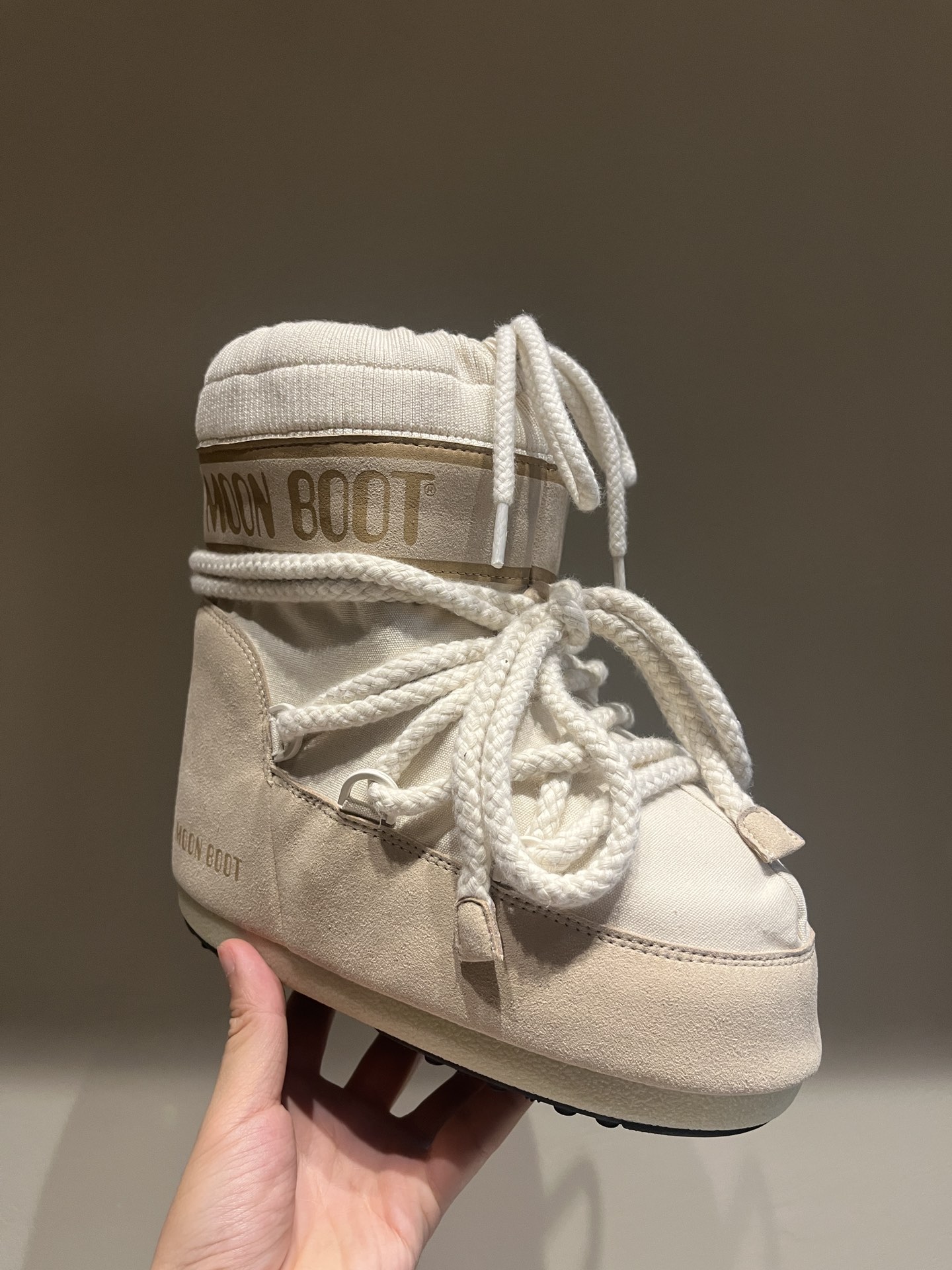 Fashion Trend: Moon Boots Making a Comeback in Top Edition 800 - 图片 6
