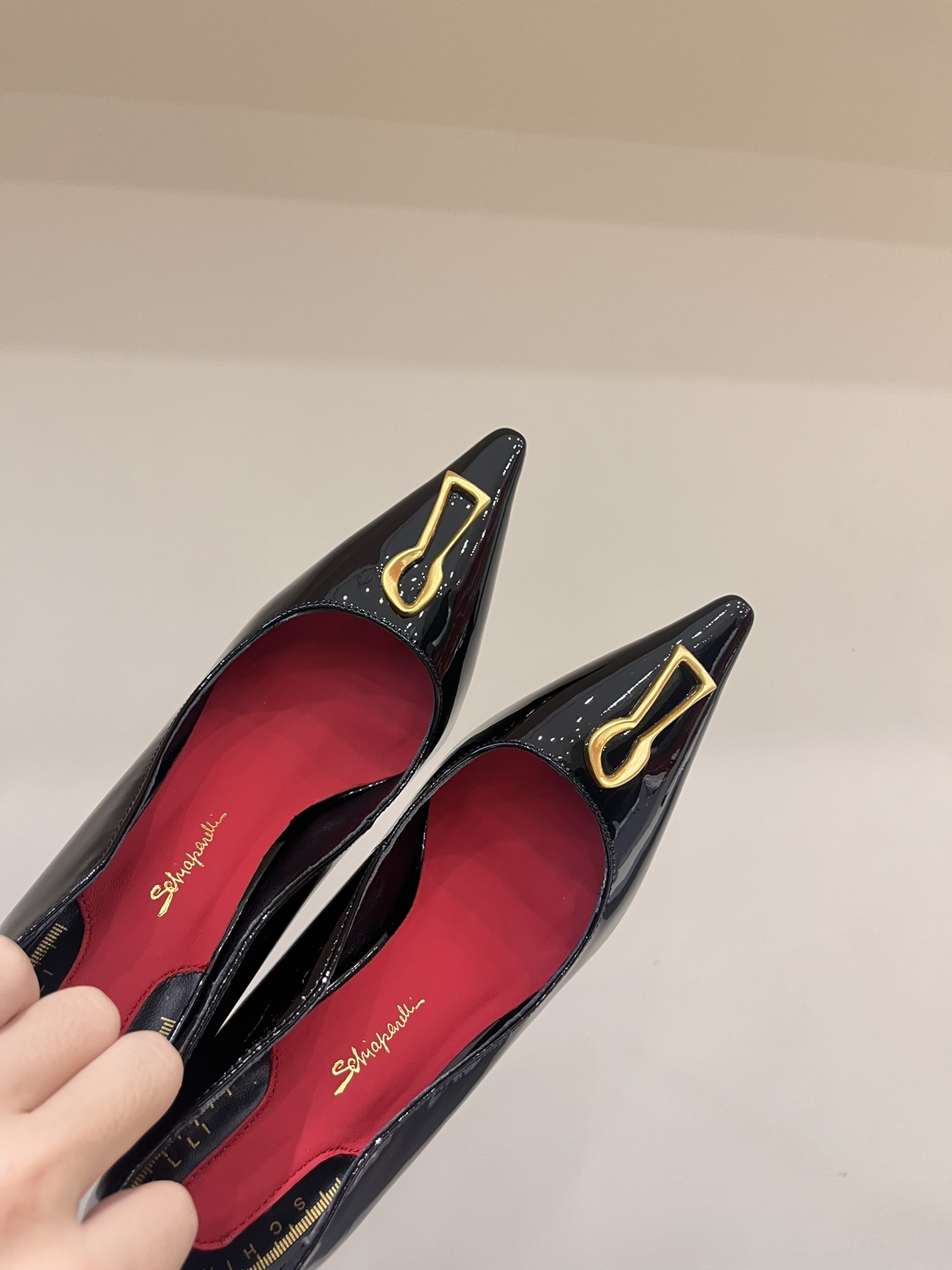 Top Edition 662: Forgotten Genius Designer Elsa Schiaparelli’s Luxurious Shoes - 图片 9