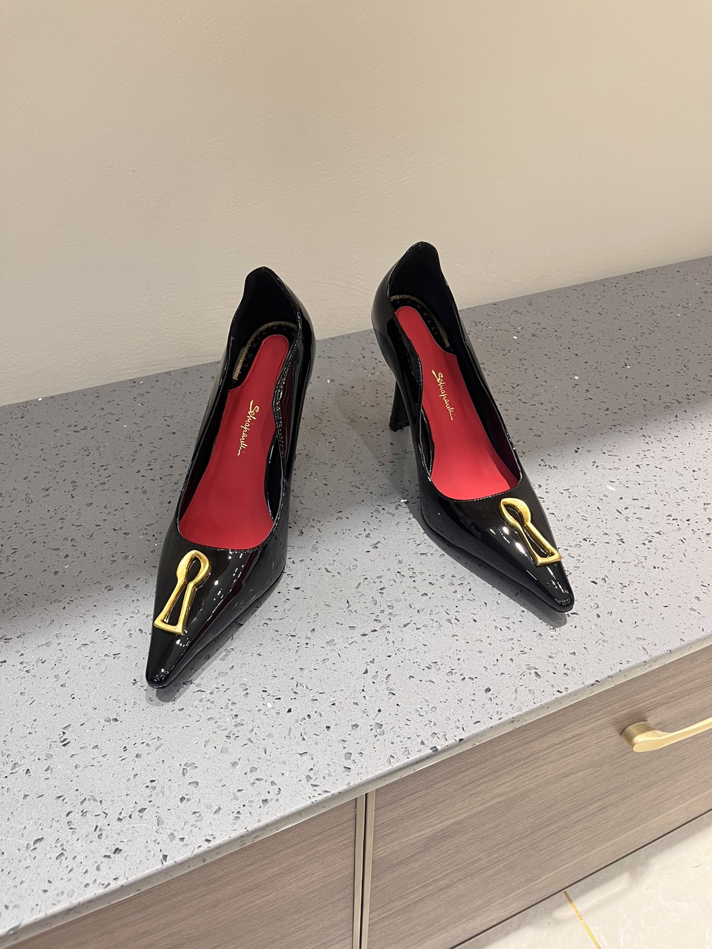 Top Edition 662: Forgotten Genius Designer Elsa Schiaparelli’s Luxurious Shoes - 图片 2