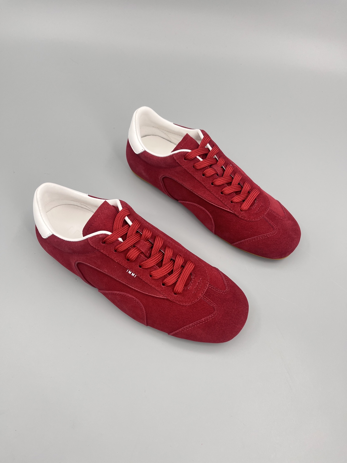 NO:230964,IMMI niche trendy brand, new autumn and winter style, retro flat, Forrest Gump shoes, casual shoes, macaron colors. The eyes are illuminated again and again. The purple with a super high voice. It comes with bright colored shoelaces. The sole is made of the outdoor brand Vibram sports sole. It has enough grip and is super comfortable!  The upper is made of original imported cowhide/Niujing inner foot pad sheepskin original rubber outsole size 35-39 (40 customized without return or exchange), casual shoes/sports shoes, sneakers, cowhide, sheepskin19860909IMMI 小众潮牌 秋冬新款 复古平底 阿甘鞋 休闲鞋 马卡龙色系. 眼前一亮又一亮. 呼声超超超级高的紫色.自带亮组彩色鞋带 鞋底是用了户外品牌Vibram的运动鞋底. 抓地力很足 超舒服！ 鞋面采用原版进口牛皮/牛京 内里垫脚羊皮 鞋底原版橡胶大底 码数35-39（40定做不退换）,休闲鞋/运动鞋,sneakers,cowhide,sheepskin,Women's Shoes