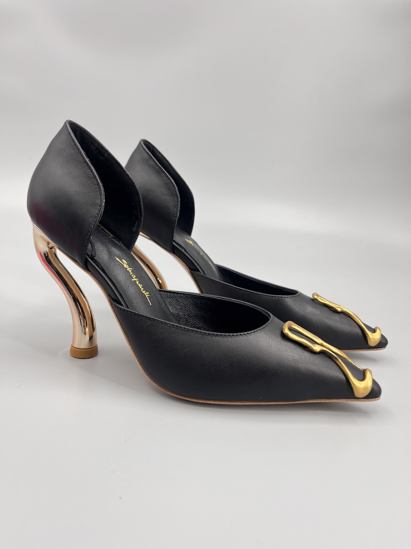 NO:231850,Elsa Schiaparelli, a design master who is forgotten by the public, Elsa Schiaparelli, Chanel's life rival, is a designer who is often described as a 