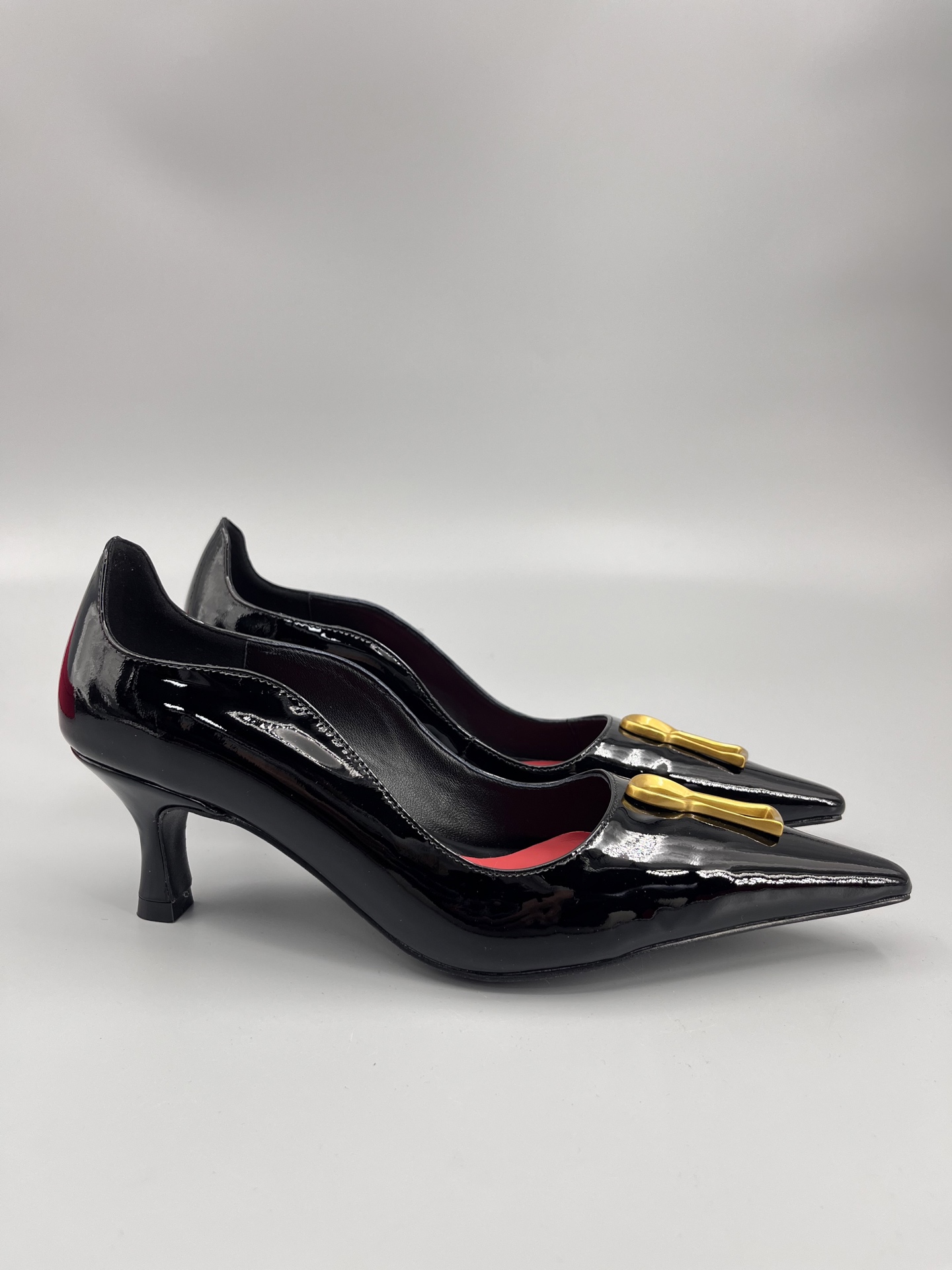 Genius Designer Elsa Schiaparelli: Forgotten Master of Fashion with Unique Shoe Collection