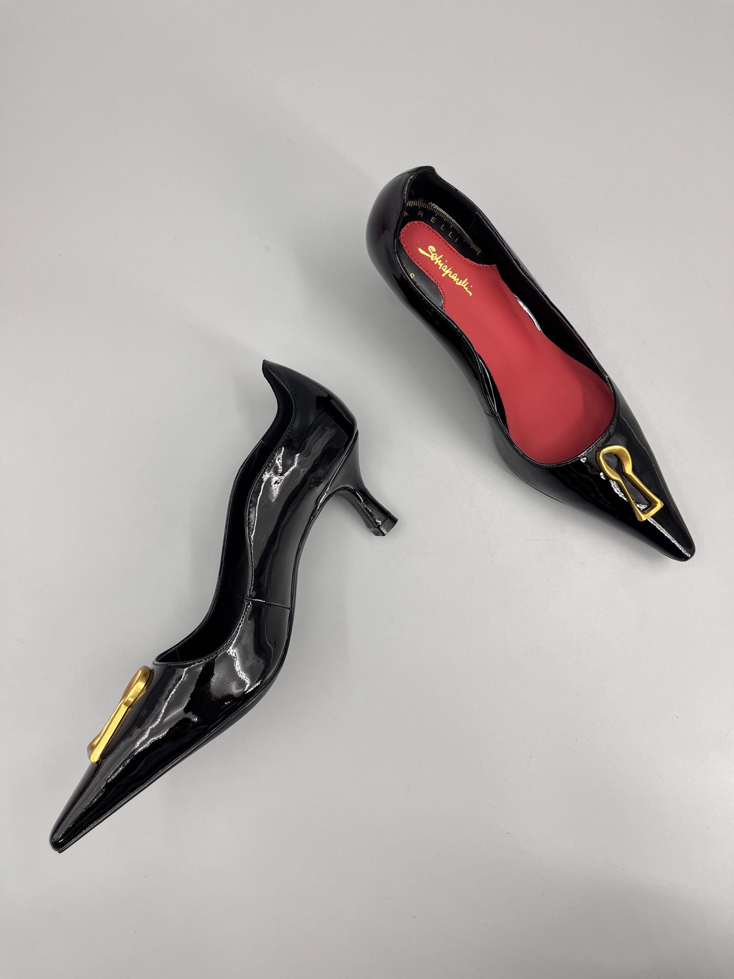 Genius Designer Elsa Schiaparelli: Forgotten Master of Fashion with Unique Shoe Collection - 图片 3