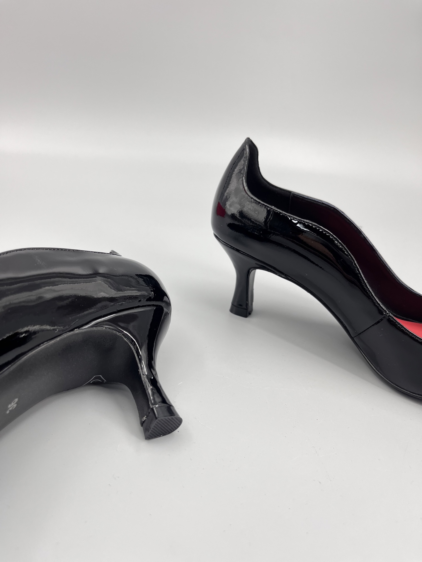 Genius Designer Elsa Schiaparelli: Forgotten Master of Fashion with Unique Shoe Collection - 图片 9