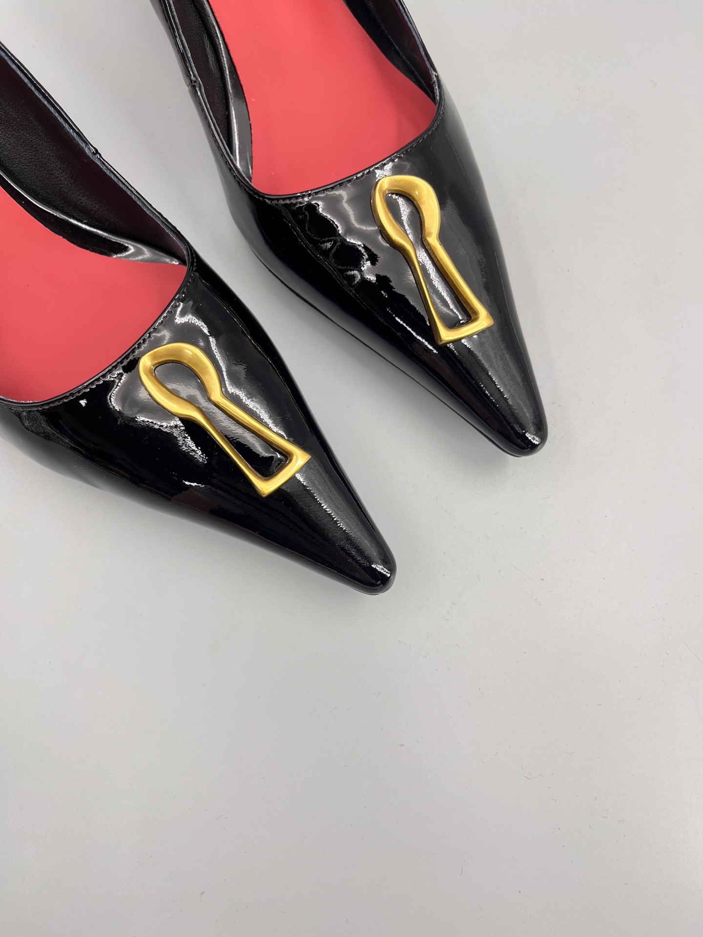 Genius Designer Elsa Schiaparelli: Forgotten Master of Fashion with Unique Shoe Collection - 图片 8