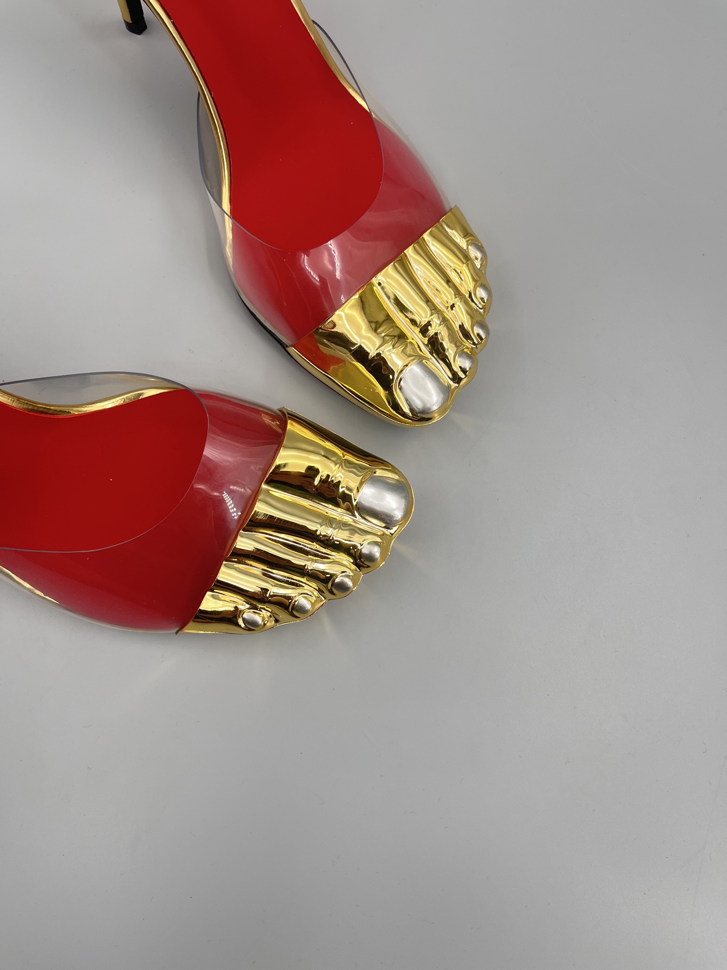 Schiaparelli FW24 Garment Show Highlights: Golden Toe Heels and Real Gold Details - 图片 7