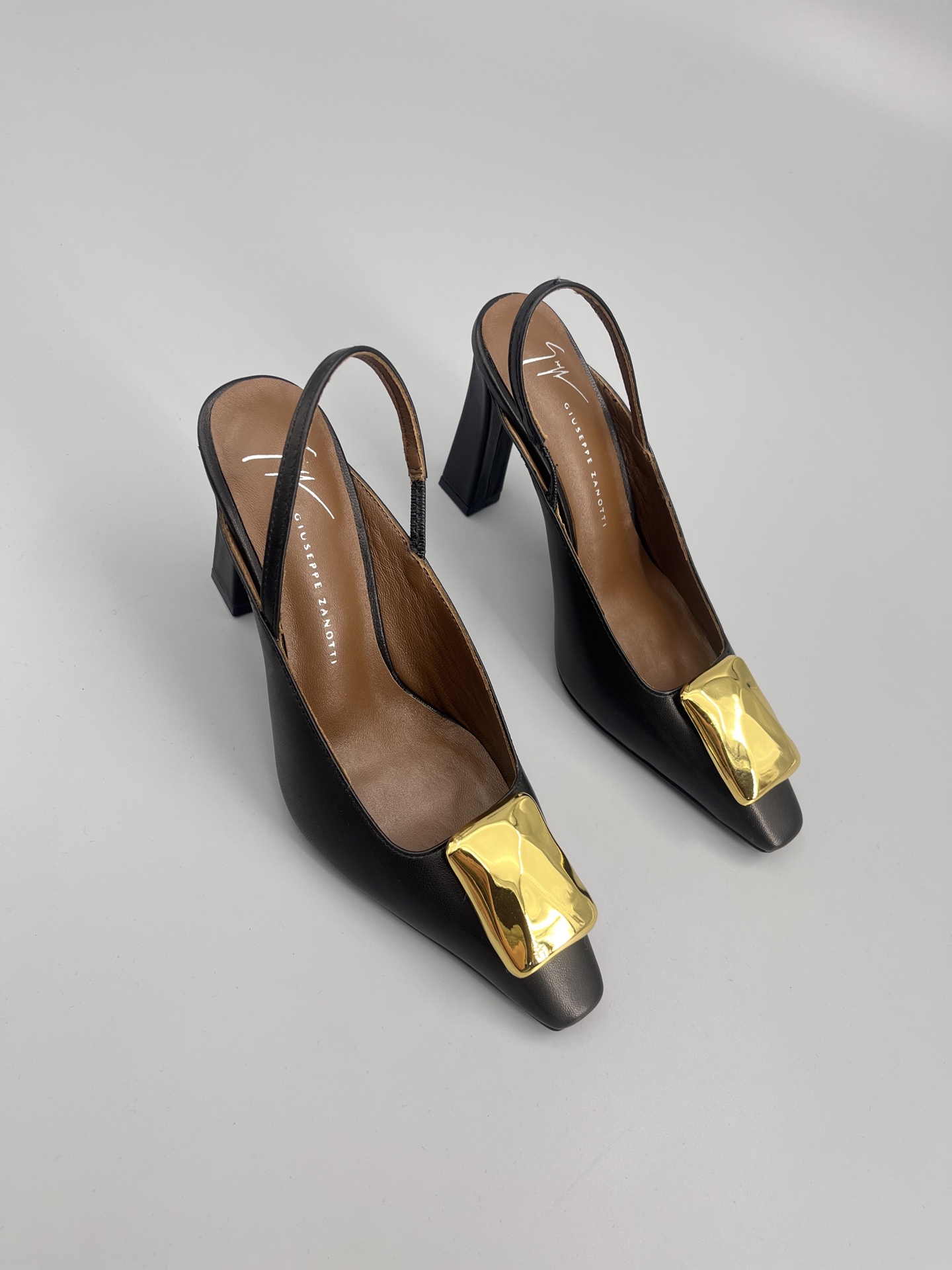 Giuseppe Zanotti: Women’s High Heel Sandals with Metal Button Detail - 图片 2