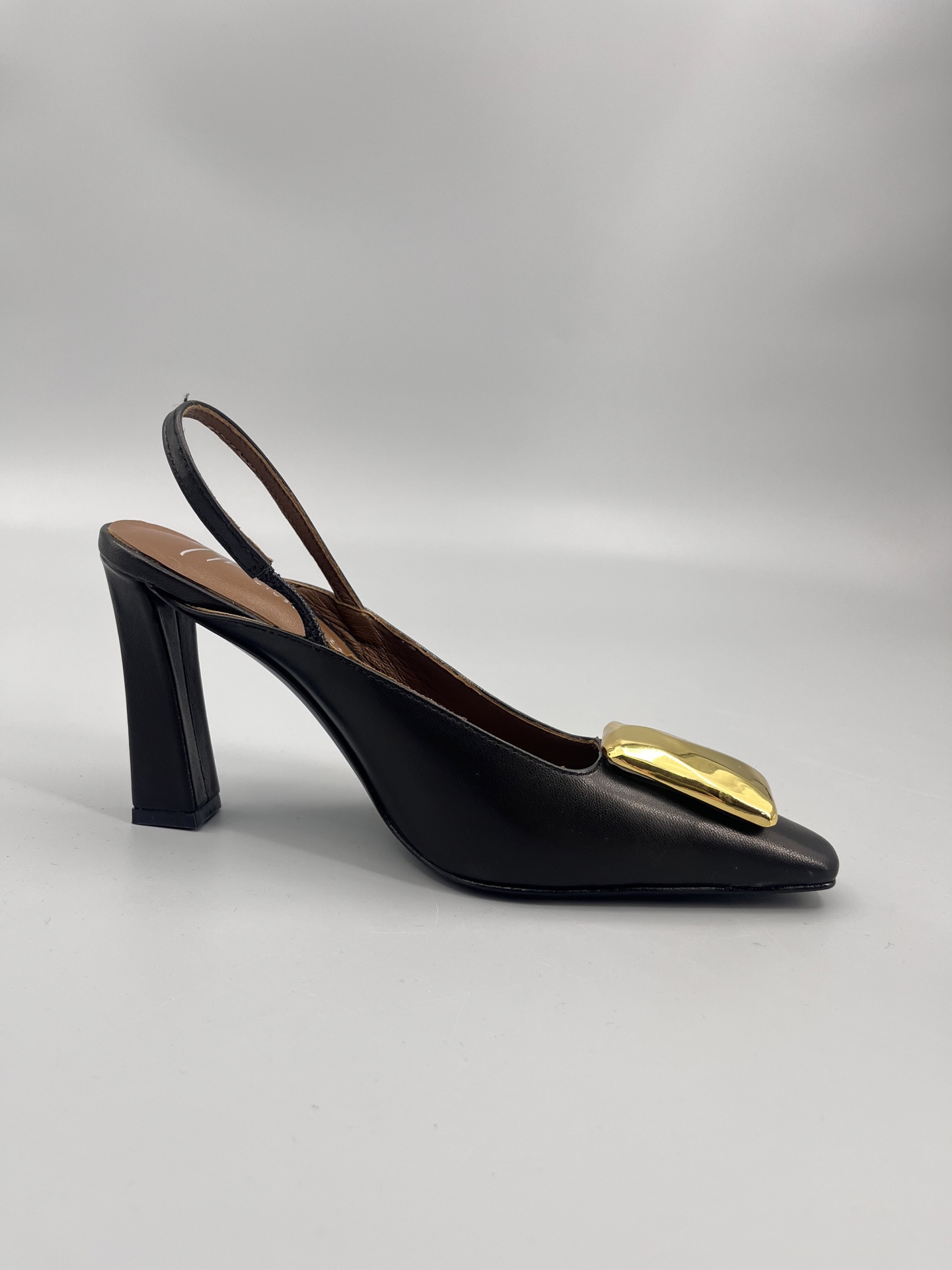 Giuseppe Zanotti: Women’s High Heel Sandals with Metal Button Detail - 图片 5
