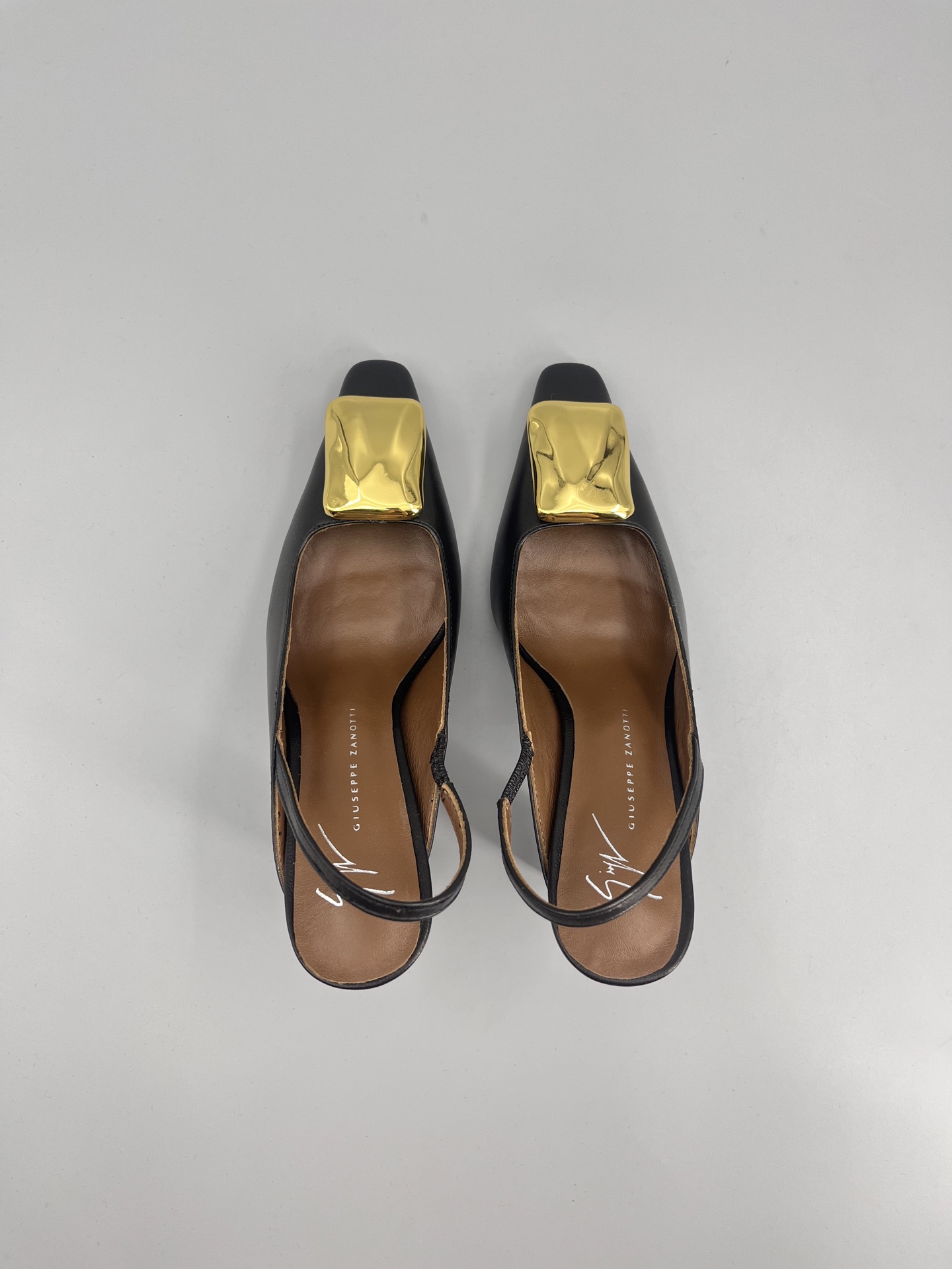 Giuseppe Zanotti: Women’s High Heel Sandals with Metal Button Detail - 图片 6