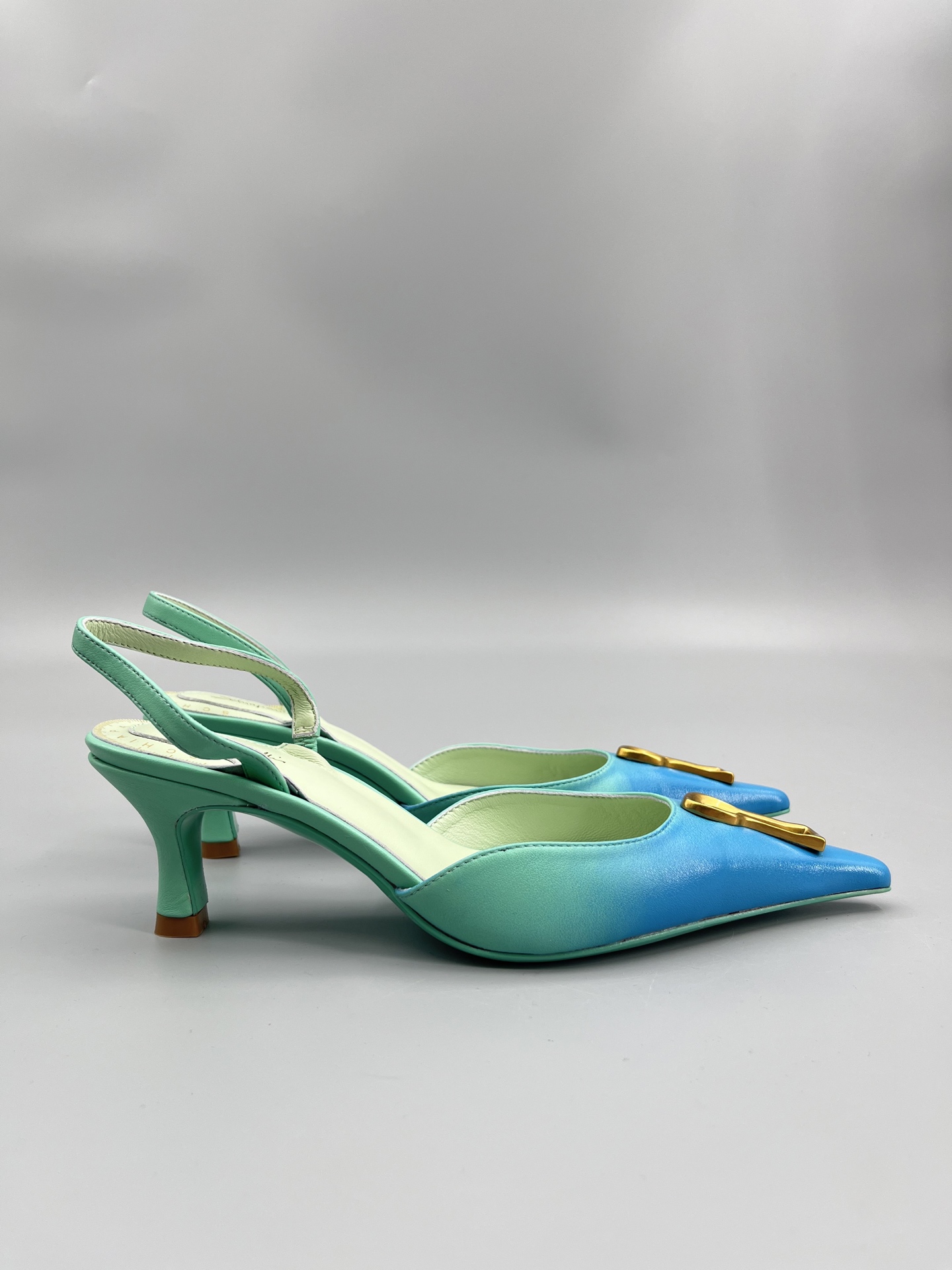 Genius Designer Elsa Schiaparelli: Top Edition Shoes with Unique Design and Luxury Materials