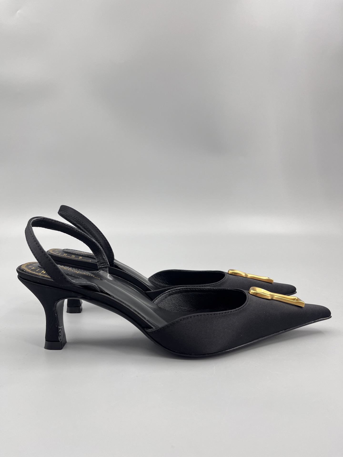 Top Designer Elsa Schiaparelli: Forgotten Genius Rivaling Chanel in 1930s Fashion