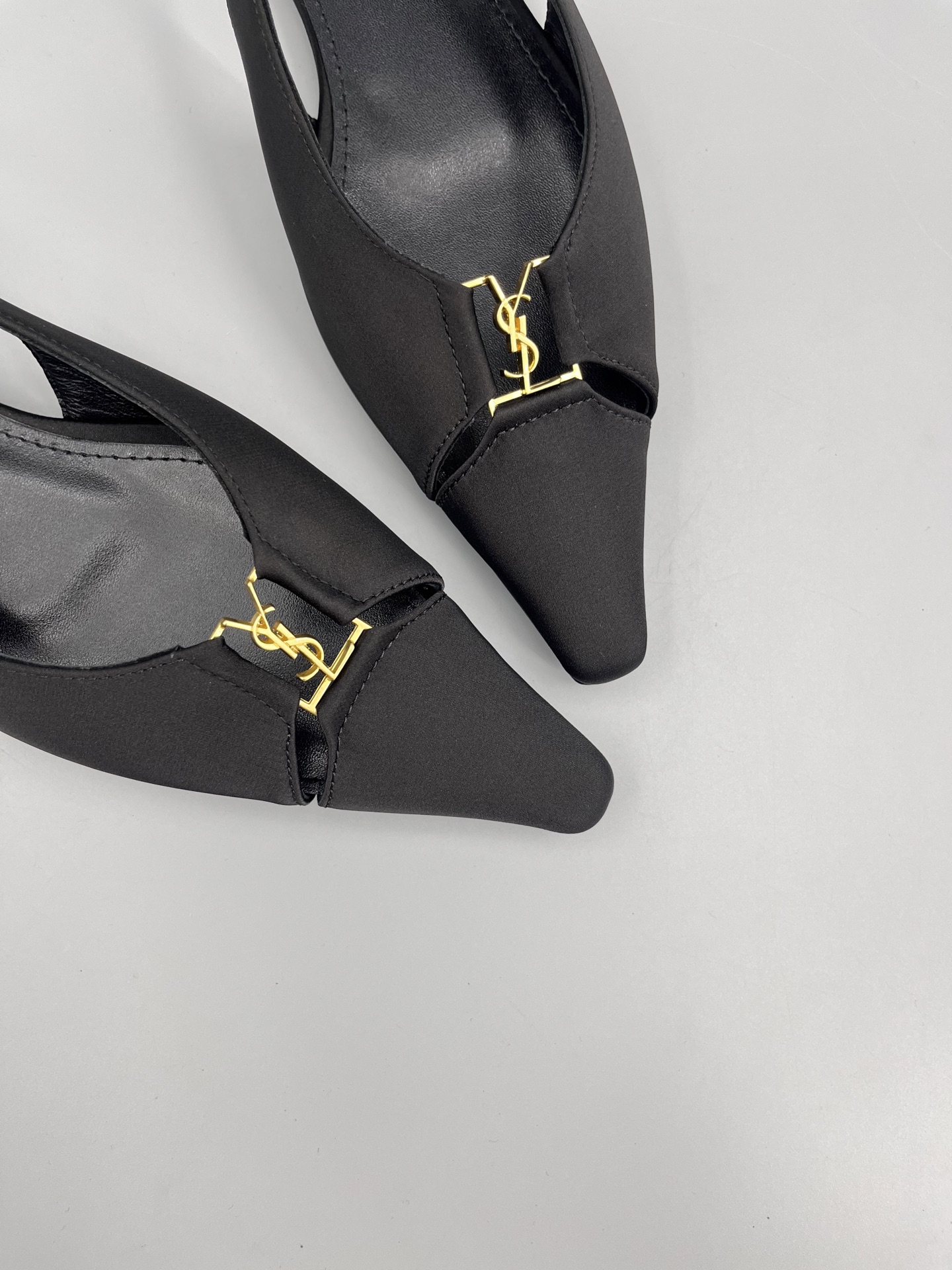 Saint Laurent’s Super Pointy Head Base Shoes: SLP’s Trendy Women’s Cow Skin Shoes - 图片 7