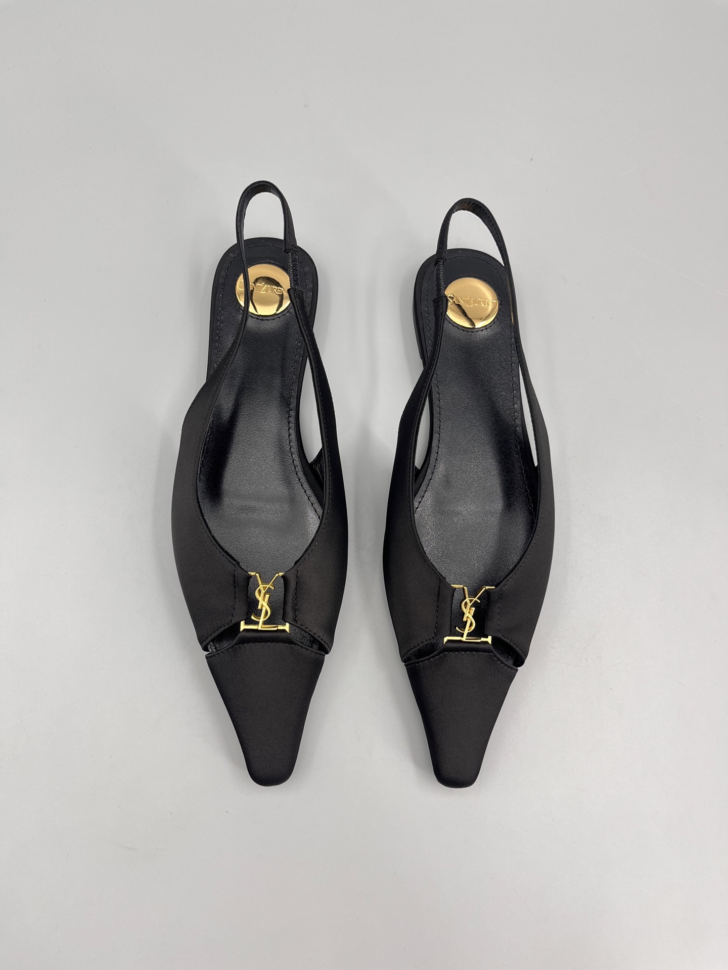 Saint Laurent’s Super Pointy Head Base Shoes: SLP’s Trendy Women’s Cow Skin Shoes