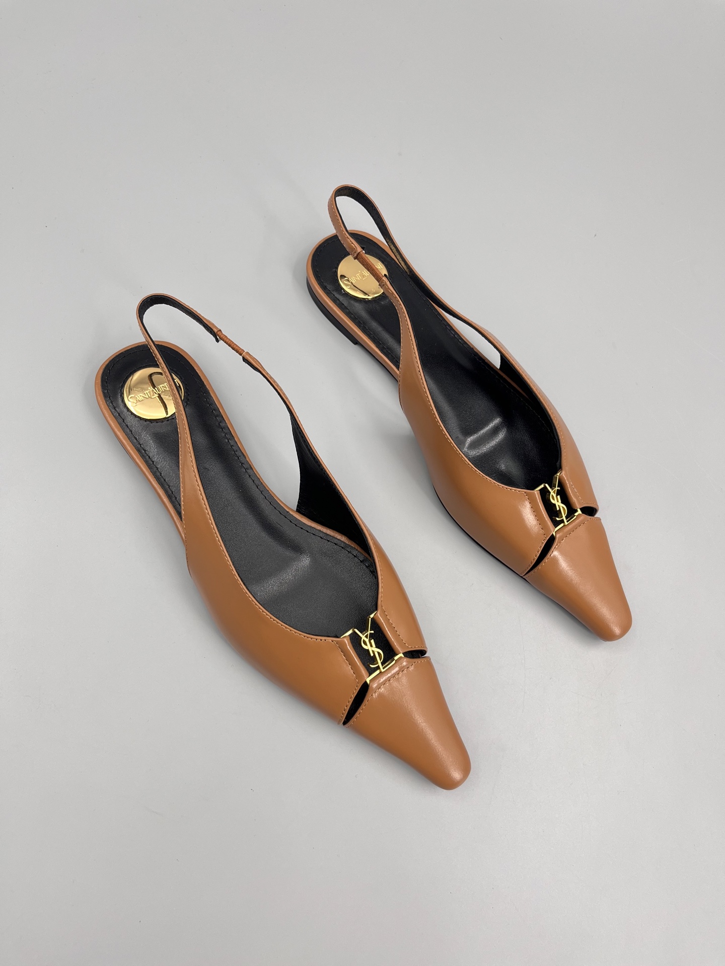 “Saint Laurent Women’s Super Pointy Head Base Shoes in Cow Skin” - 图片 2
