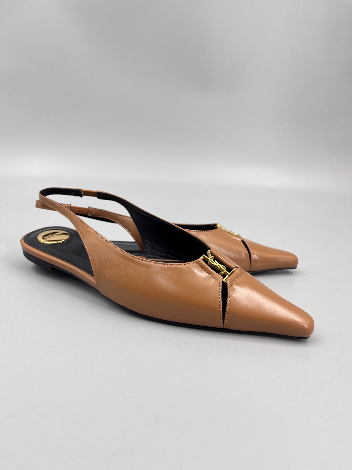 “Saint Laurent Women’s Super Pointy Head Base Shoes in Cow Skin” - 图片 5