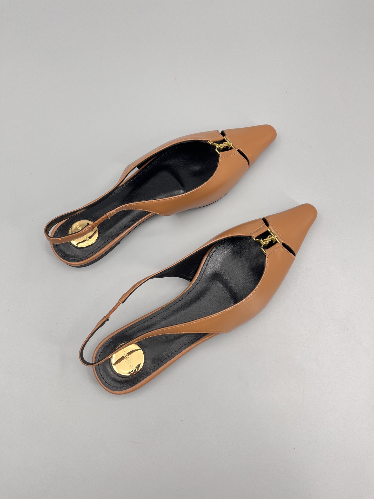 “Saint Laurent Women’s Super Pointy Head Base Shoes in Cow Skin” - 图片 6