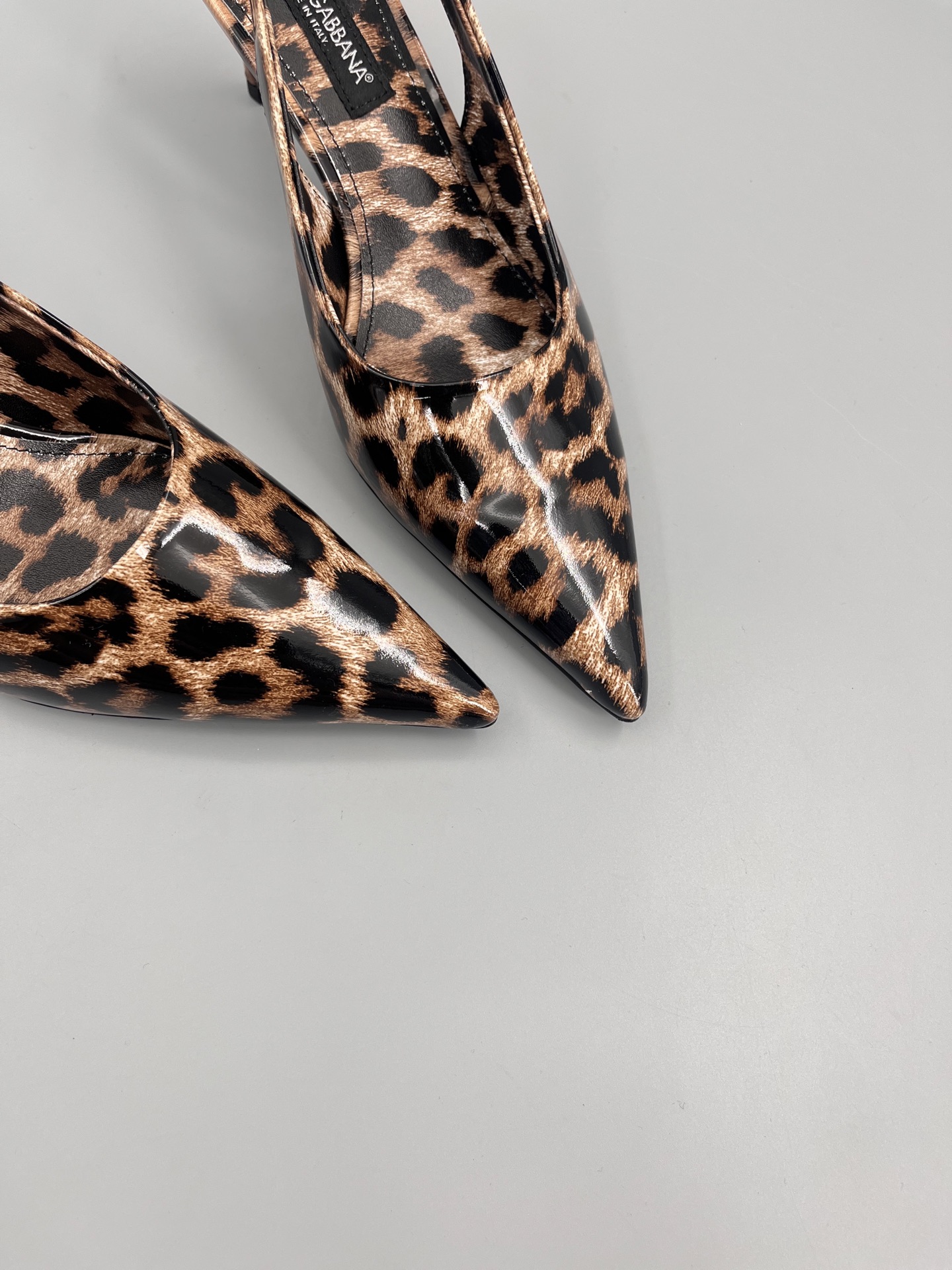 Dujabana: Retro Design with Unique Butterfly and Leopard Print Shoes - 图片 7