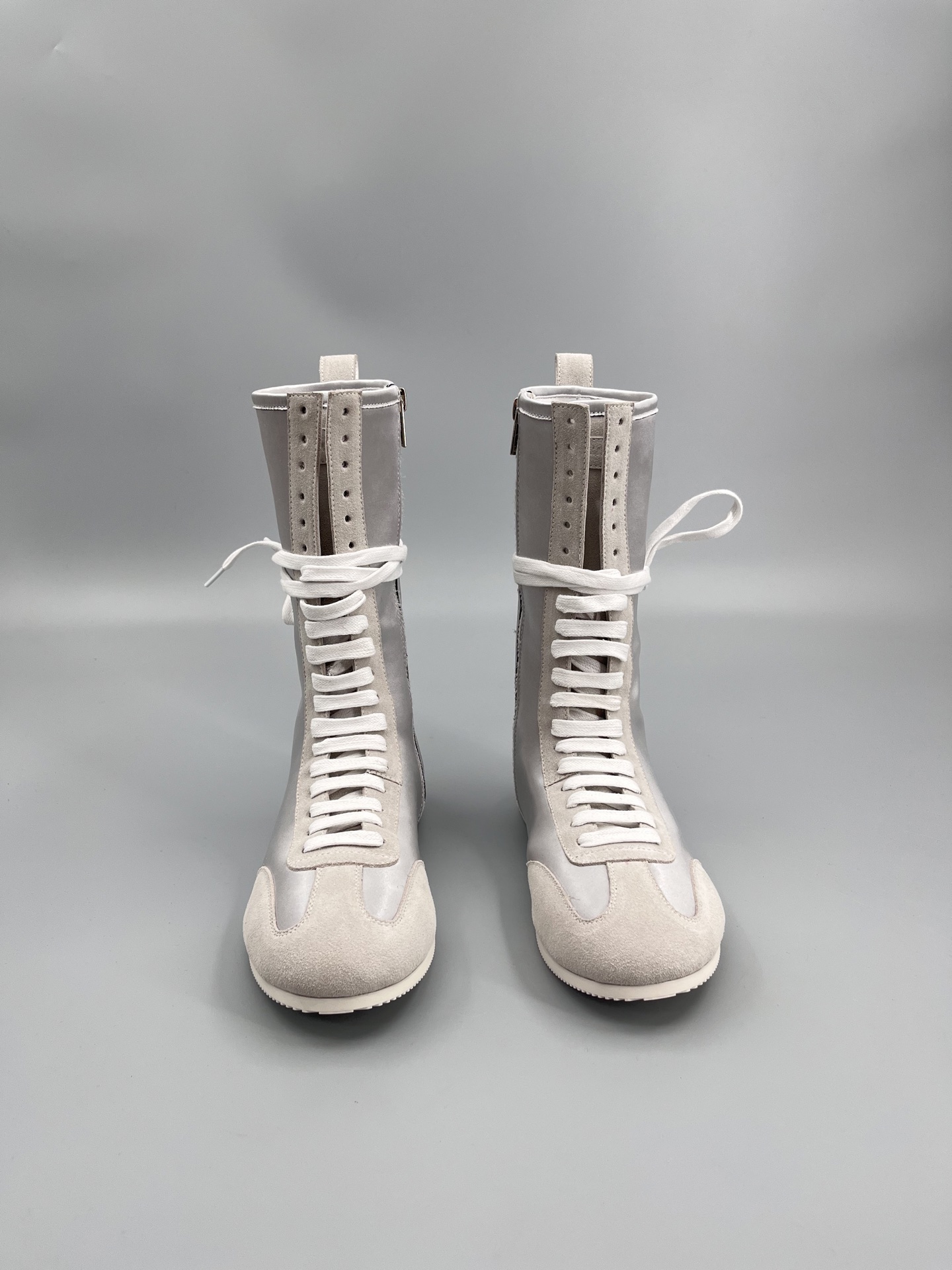 “Ann Demeulemeester Fall Winter Boots: Boxing & Sneaker Fusion for Fashionable Sports Comfort” - 图片 4