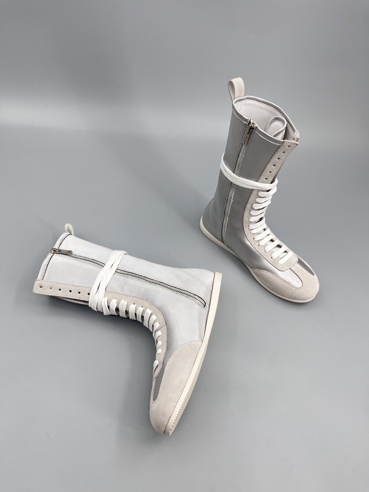 “Ann Demeulemeester Fall Winter Boots: Boxing & Sneaker Fusion for Fashionable Sports Comfort” - 图片 2