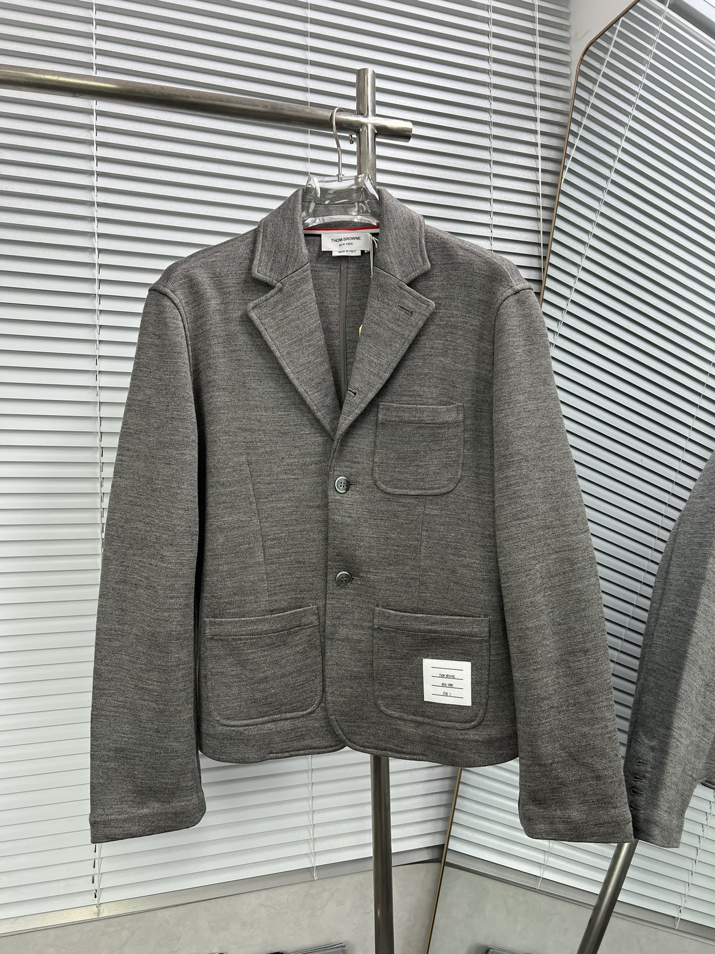 THOM BROWNE Chaqueta | Chaqueta de punto de lana con botones, Yb compró para hacer patrón personalizado. Tejido de punt…