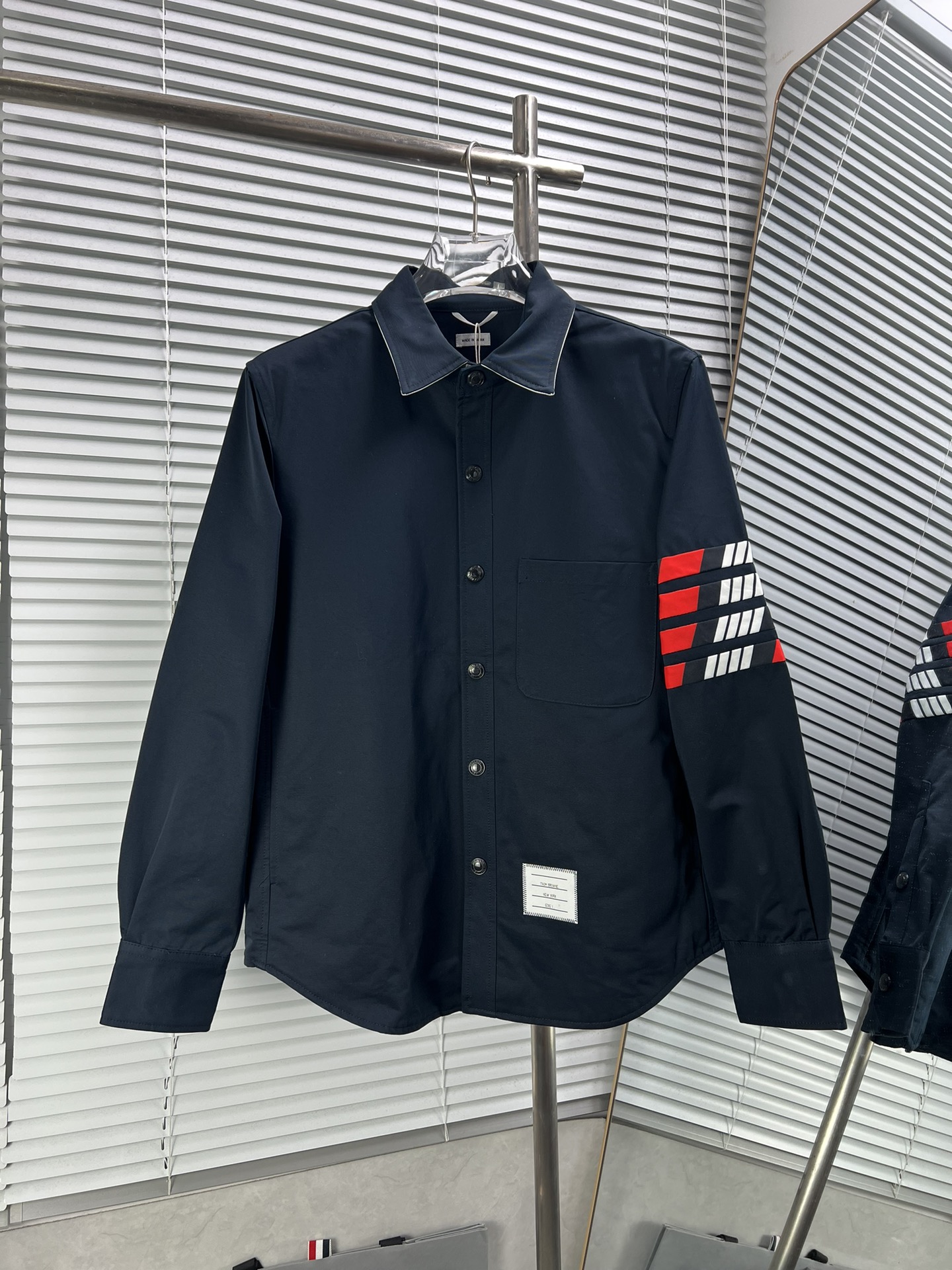 THOM BROWNE Chaqueta | Nueva chaqueta tipo camisa con rayas diagonales de cuatro colores, tejido personalizado de alta …