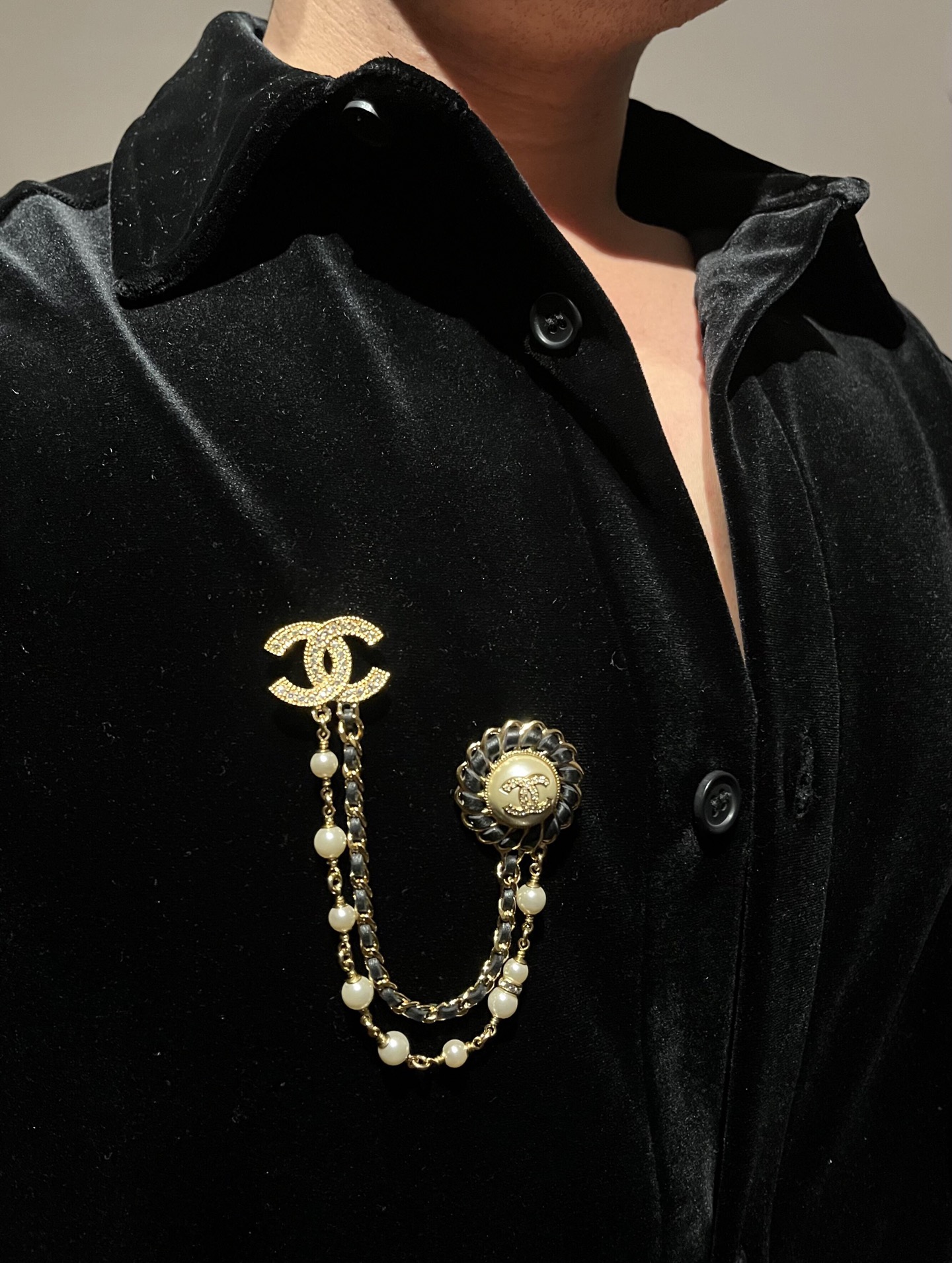 Chanel Gold-Tone Brooch with Leather and Pearls - Classic Design 10 i1741013996316 7165 0 8