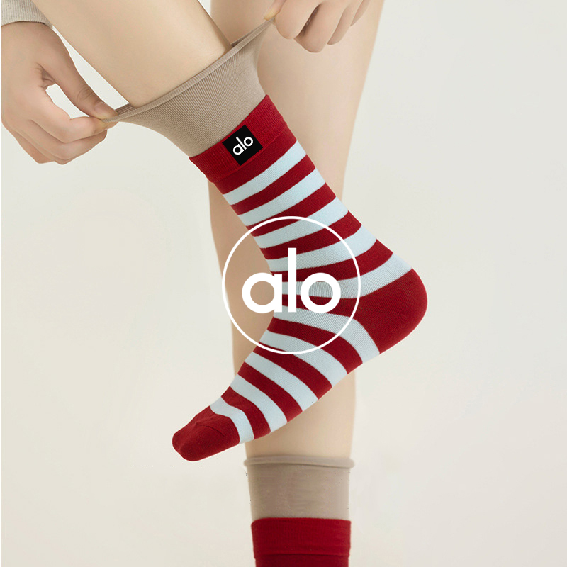 Alo accessories aloyoga Contrast Color Splicing Socks Medium Simple Socks Versatile Simple Pile