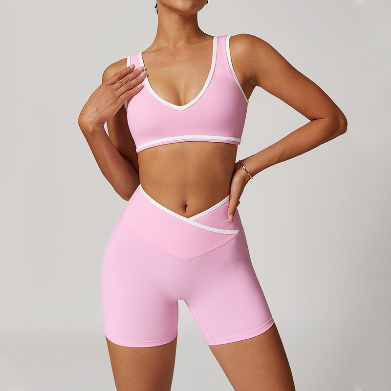 Alo sports bra yoga white and black