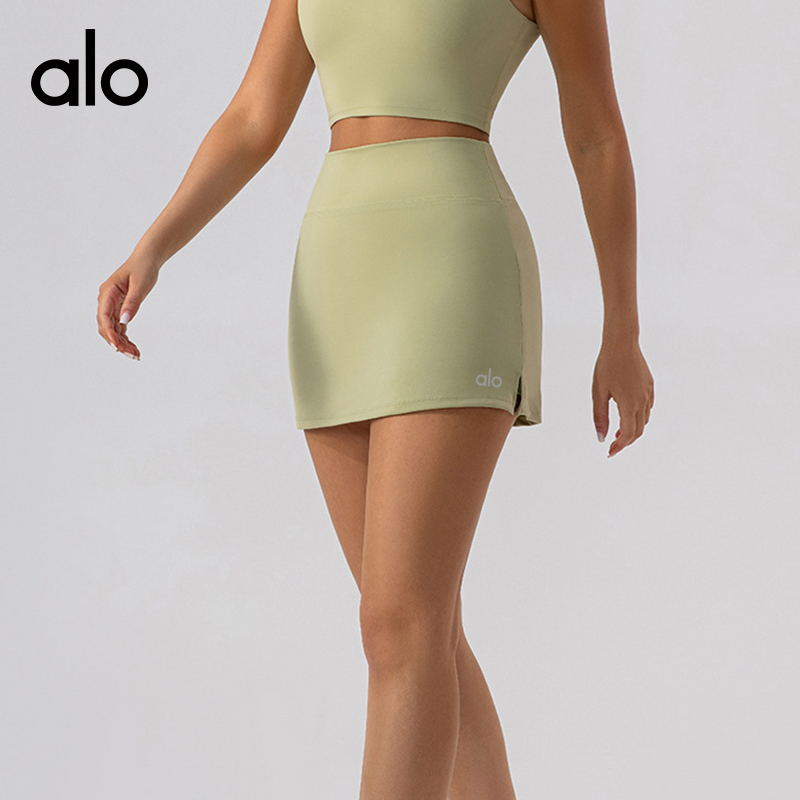 ALO YOGA💰83💎支持一件代发
aloyoga短裤裙修身瑜伽短裙透气健身网球裙防走光运动裙
【品牌】ALO 
【款号】KW301
【面料】氨纶/锦纶
【颜色】焦茶棕，神秘黑，松石绿，天蓝色，燕麦杏
【尺码】S，M，L，XL
 专柜同款品质，厂家直销，货源充足，售后保障