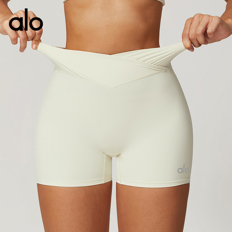 ALO YOGA💰78💎支持一件代发
aloyoga裸感紧身瑜伽短裤外穿运动裤交叉高腰健身短裤
【品牌】ALO 
【款号】DDK8799
【面料】氨纶/锦纶
【颜色】高级黑，蓝灰色，奶油杏，浅咖啡，天空蓝
【尺码】S，M，L，XL
 专柜同款品质，厂家直销，货源充足，售后保障