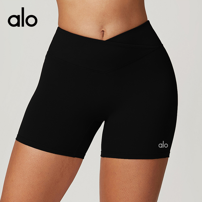 ALO YOGA💰78💎支持一件代发
aloyoga裸感紧身瑜伽短裤外穿运动裤交叉高腰健身短裤
【品牌】ALO 
【款号】DDK8799
【面料】氨纶/锦纶
【颜色】高级黑，蓝灰色，奶油杏，浅咖啡，天空蓝
【尺码】S，M，L，XL
 专柜同款品质，厂家直销，货源充足，售后保障
