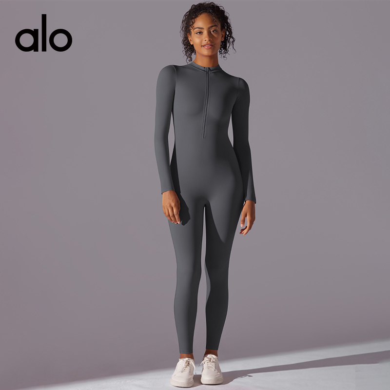 ALO YOGA💰103💎支持一件代发
aloyoga连体衣半拉链瑜伽连体衣长袖连体运动健身瑜伽服
【品牌】ALO 
【款号】LTY6649
【面料】锦纶/氨纶
【颜色】黑色，卡其色，蓝色，深灰色，火龙果色
【尺码】S，M，L，XL
 专柜同款品质，厂家直销，货源充足，售后保障