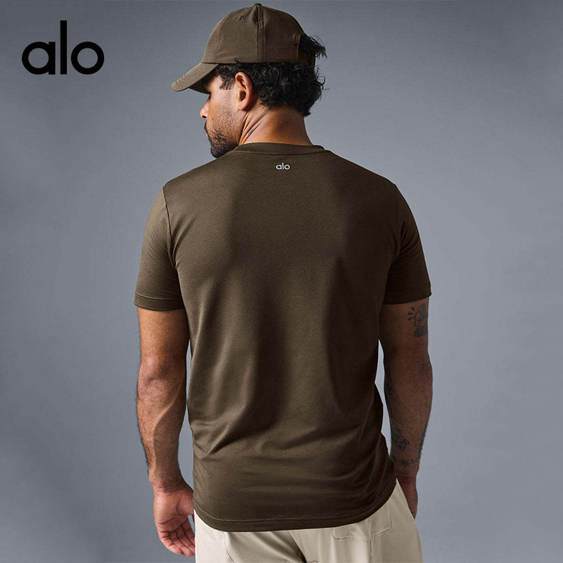ALO YOGA💰68💎支持一件代发
aloyoga纯色宽松健美健身运动短袖T恤透气潮男半袖衫
【品牌】ALO 
【款号】JY90047
【面料】锦纶/氨纶
【颜色】白色，藏青色，黑色，灰色，军绿色
【尺码】M，L，XL，XXL
 专柜同款品质，厂家直销，货源充足，售后保障