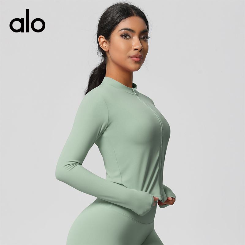 ALO YOGA💰88💎支持一件代发
aloyoga裸感瑜伽外套立领运动户外收腰显瘦长袖健身服
【品牌】ALO 
【款号】WT7106
【面料】锦纶/氨纶
【颜色】板栗色，黑色，徽章蓝，罗勒绿，浅象牙，石墨灰，霜灰色，天空蓝，胭脂红，樱花粉
【尺码】S，M，L，XL
 专柜同款品质，厂家直销，货源充足，售后保障