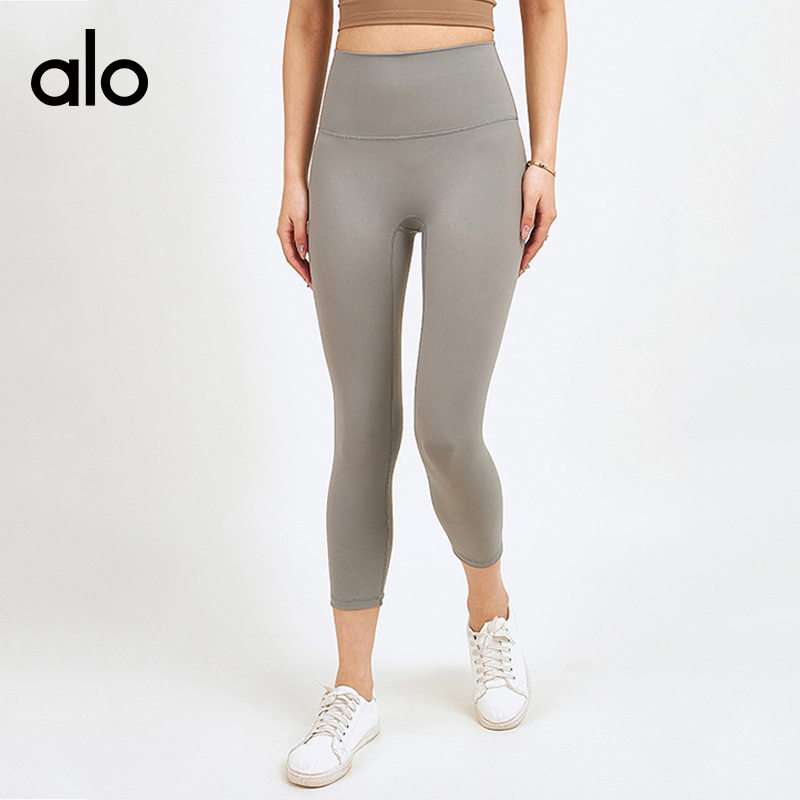 ALO YOGA💰78💎支持一件代发
aloyoga裸感高腰提臀瑜伽裤紧身弹力健身运动七分裤
【品牌】ALO 
【款号】QFK228
【面料】锦纶/氨纶
【颜色】橙色，黛蓝色，蜜蜂黄，海月岩，黑色，焦糖色，军绿色，咖啡色，克莱因蓝，藕粉，深灰色，中灰色
【尺码】S，M，L，XL
 专柜同款品质，厂家直销，货源充足，售后保障