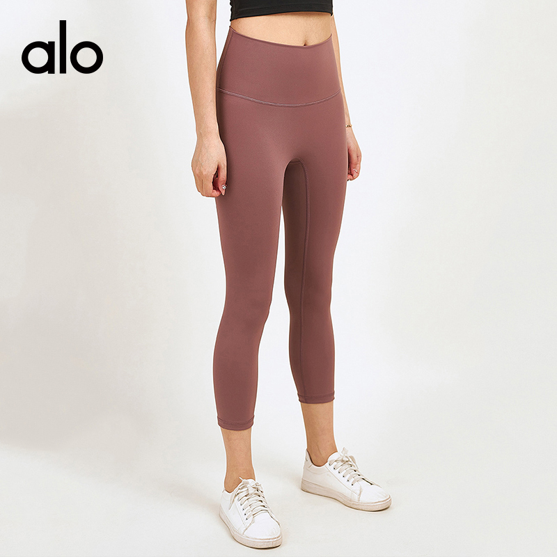 ALO YOGA💰78💎支持一件代发
aloyoga裸感高腰提臀瑜伽裤紧身弹力健身运动七分裤
【品牌】ALO 
【款号】QFK228
【面料】锦纶/氨纶
【颜色】橙色，黛蓝色，蜜蜂黄，海月岩，黑色，焦糖色，军绿色，咖啡色，克莱因蓝，藕粉，深灰色，中灰色
【尺码】S，M，L，XL
 专柜同款品质，厂家直销，货源充足，售后保障