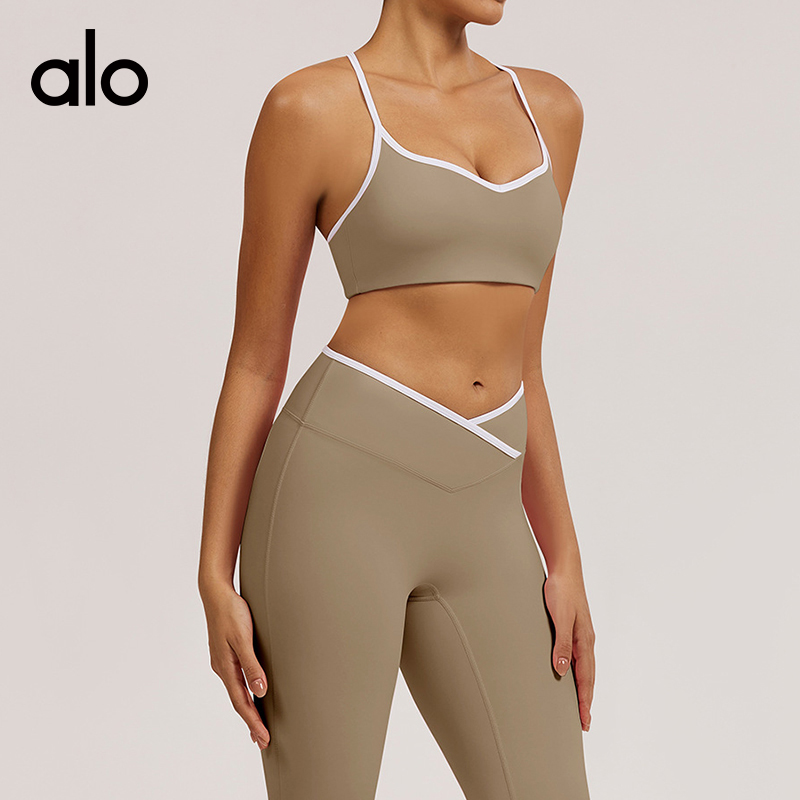 ALO YOGA💰78💎支持一件代发
aloyoga裸感紧身健身运动文胸镂空美背撞色瑜伽文胸
【品牌】ALO 
【款号】WX6009
【面料】锦纶/氨纶
【颜色】高级黑，可可棕，蓝灰色，樱花粉，徽章蓝，水波蓝，芋泥紫
【尺码】S，M，L，XL
 专柜同款品质，厂家直销，货源充足，售后保障