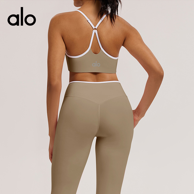 ALO YOGA💰78💎支持一件代发
aloyoga裸感紧身健身运动文胸镂空美背撞色瑜伽文胸
【品牌】ALO 
【款号】WX6009
【面料】锦纶/氨纶
【颜色】高级黑，可可棕，蓝灰色，樱花粉，徽章蓝，水波蓝，芋泥紫
【尺码】S，M，L，XL
 专柜同款品质，厂家直销，货源充足，售后保障